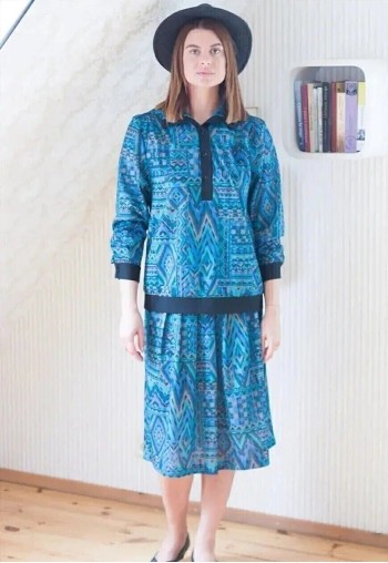 Blue and green geometrical print two piecies suit set