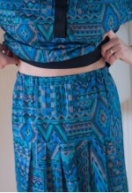 Blue and green geometrical print two piecies suit set